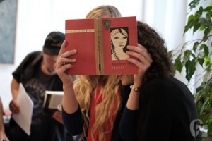 Literacki Piątek. Spotkanie autorskie z Renatą Kuryłowicz (29 czerwca 2018), fot. Marcin Szczygieł