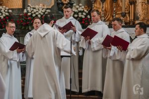 Występ Grupy Schola Gregoriana Cardinalis Stephani Wyszyński (2 maja 2018), fot. Marcin Szczygieł