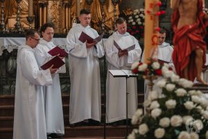 Występ Grupy Schola Gregoriana Cardinalis Stephani Wyszyński (2 maja 2018), fot. Marcin Szczygieł
