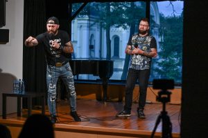 Jakub Ćwiek Maciej Lobo Linke Stand Up Comedy Częstochowa 2021 fot Łukasz Kolewiński