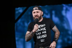 Jakub Ćwiek Maciej Lobo Linke Stand Up Comedy Częstochowa 2021 fot Łukasz Kolewiński