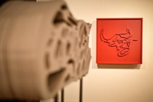 praca artystyczna duetu Sętowski Gawron przedstawiająca zmodyfikowany znak graficzny marki Chicago Bulls