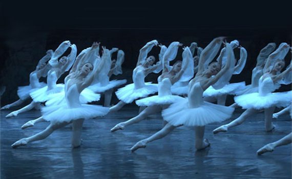 baletnice na scenie