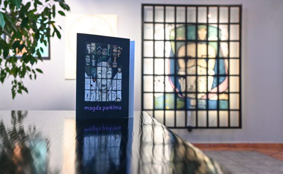 katalog wystawy Magdy Parkitnej w Ośrodku Promocji Kultury Gaude Mater w Częstochowie