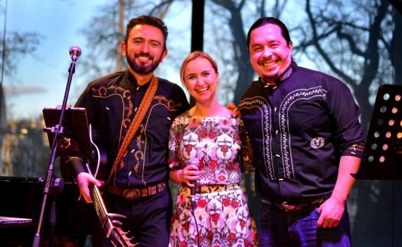 Eduardo Bortolotti, Weronika Zielińska-Wilczyńska i Albert Suazo na Scenie Lokalnej Ośrodka Promocji Kultury Gaude Mater w Częstochowie