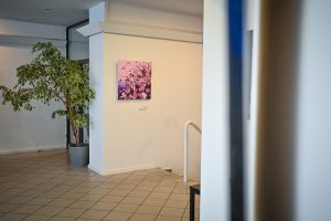 obrazy Marty Dunal na wystawie Struktura i przestrzeń
