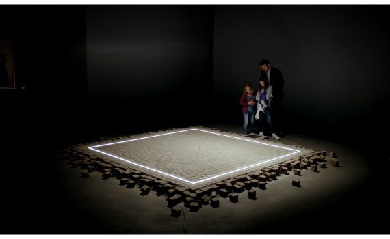 kadr z filmu The Square w reżyserii Rubena Ostlunda