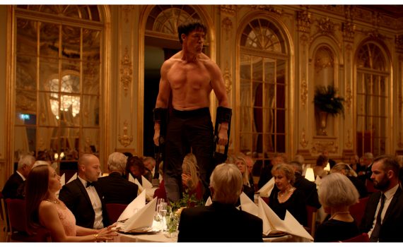 kadr z filmu The Square w reżyserii Rubena Ostlunda