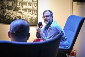 Marcin Fabjański autor książki Zachwyć się! Naucz się medytować od wielkich filozofów