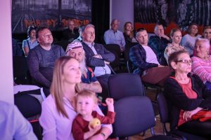 publiczność podczas koncertu muzycznego w Częstochowie