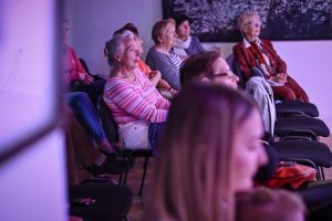 publiczność podczas koncertu muzycznego w Częstochowie