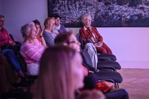 publiczność podczas koncertu muzycznego w Częstochowie