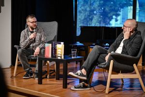 Adam Florczyk i Tomasz Stawiszyński podczas spotkania autorskiego