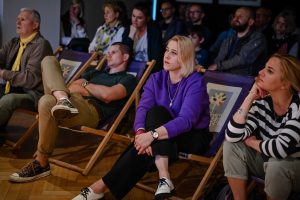 publiczność podczas spotkania autorskiego