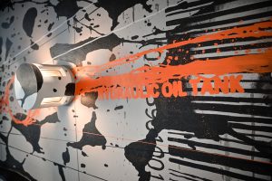 fragment muralu Bartłomieja Stypki w Ośrodku Promocji Kultury Gaude Mater w Częstochowie