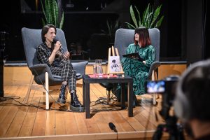 Aleksandra Pakieła piskara w Ośrodku Promocji Kultury