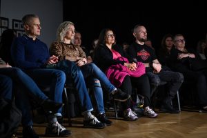 publiczność podczas spotkania autorskiego