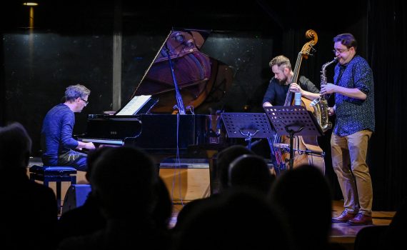 Kapczuk Kluczniak Jarmużek Trio na scenie