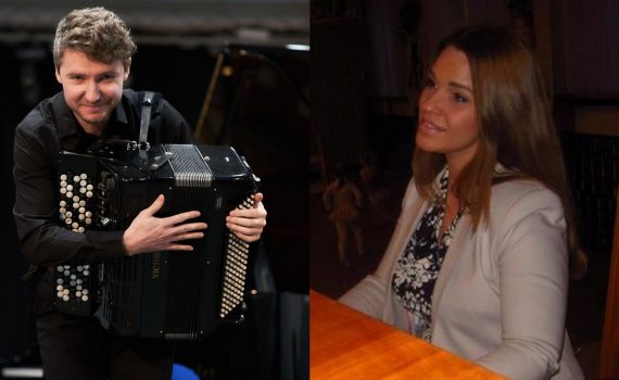 Łukasz Jaworski z akordeonem na scenie i Ewa Pinderak