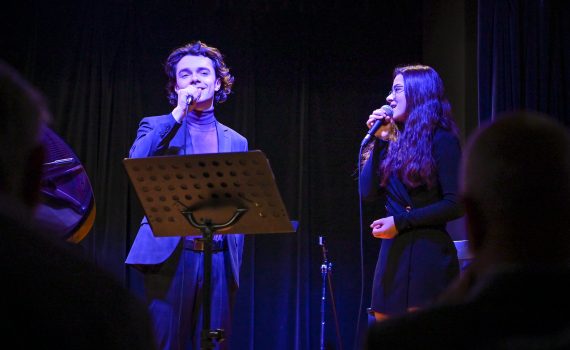 Wokaliści podczas występu