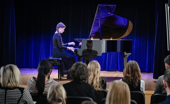 Audycja pianistyczna uczniów ZS Muzycznych im M.J. Żebrowskiego w Częstochowie.